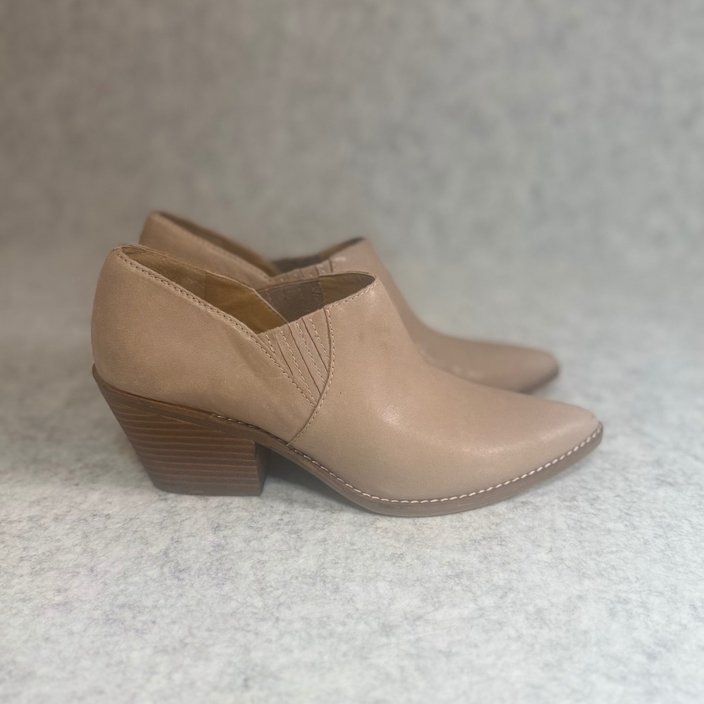 Lucky Brand Tresee Booties 10M Beige Leather Pointed Toe Western Ankle Shoes